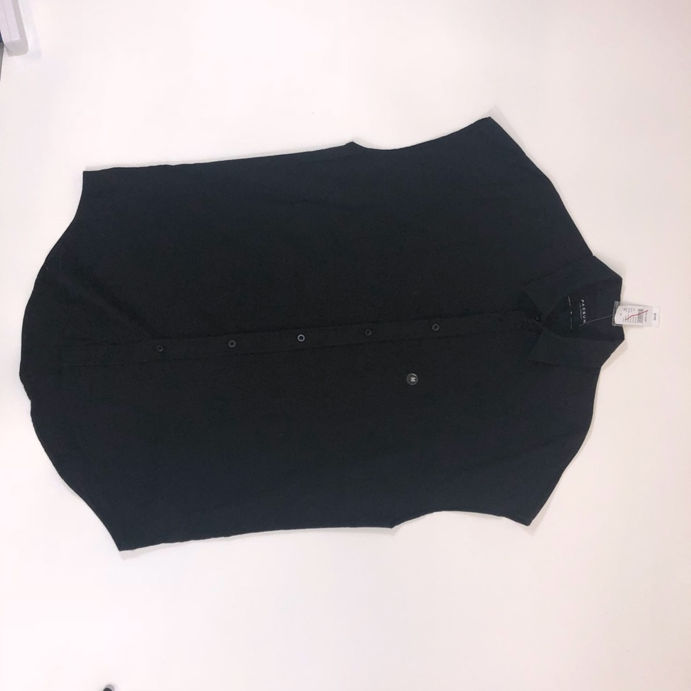 Sleeveless button down - Picture 2 of 3